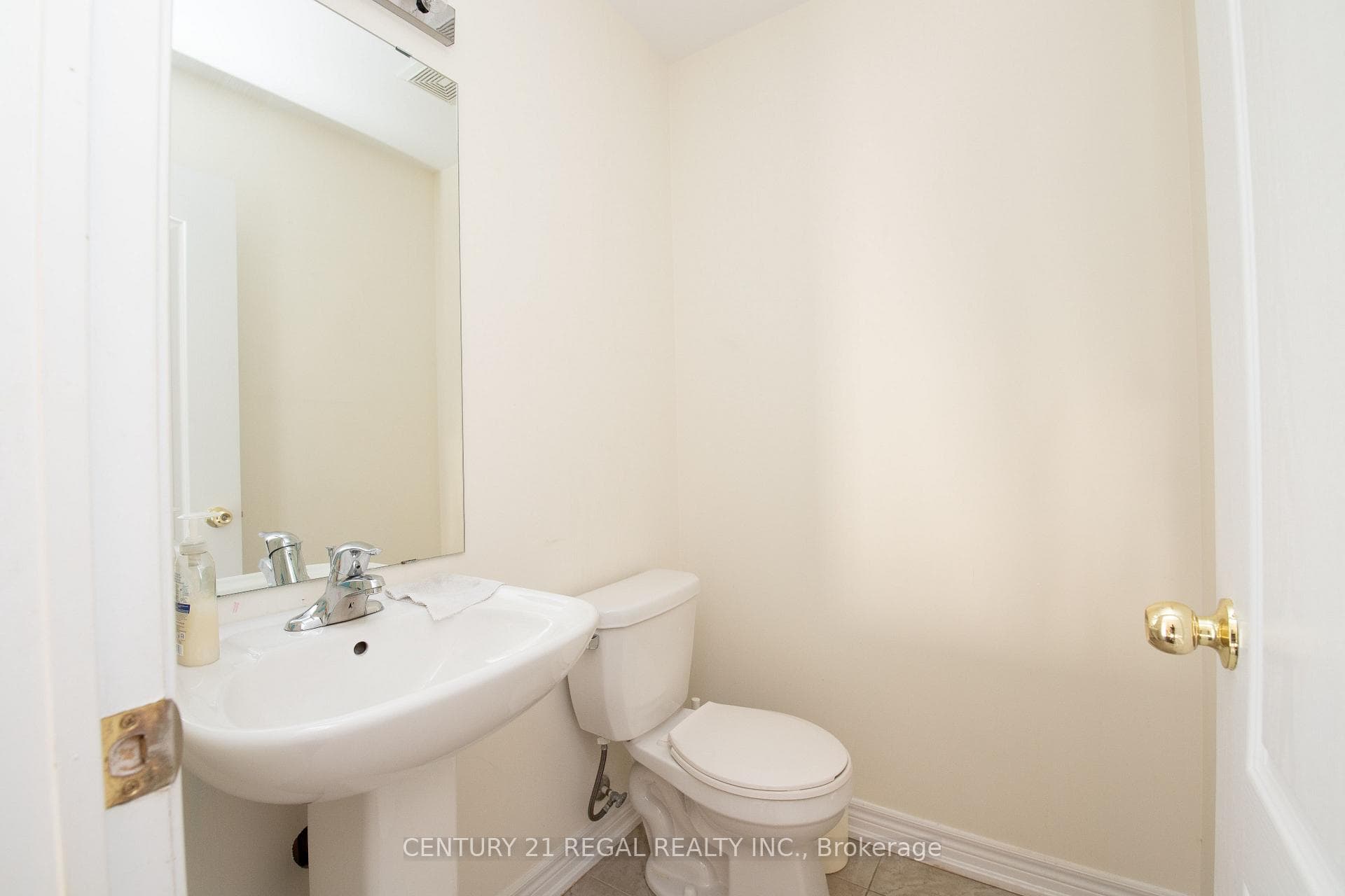 43 Tollgate Street Unit Upper photo 6