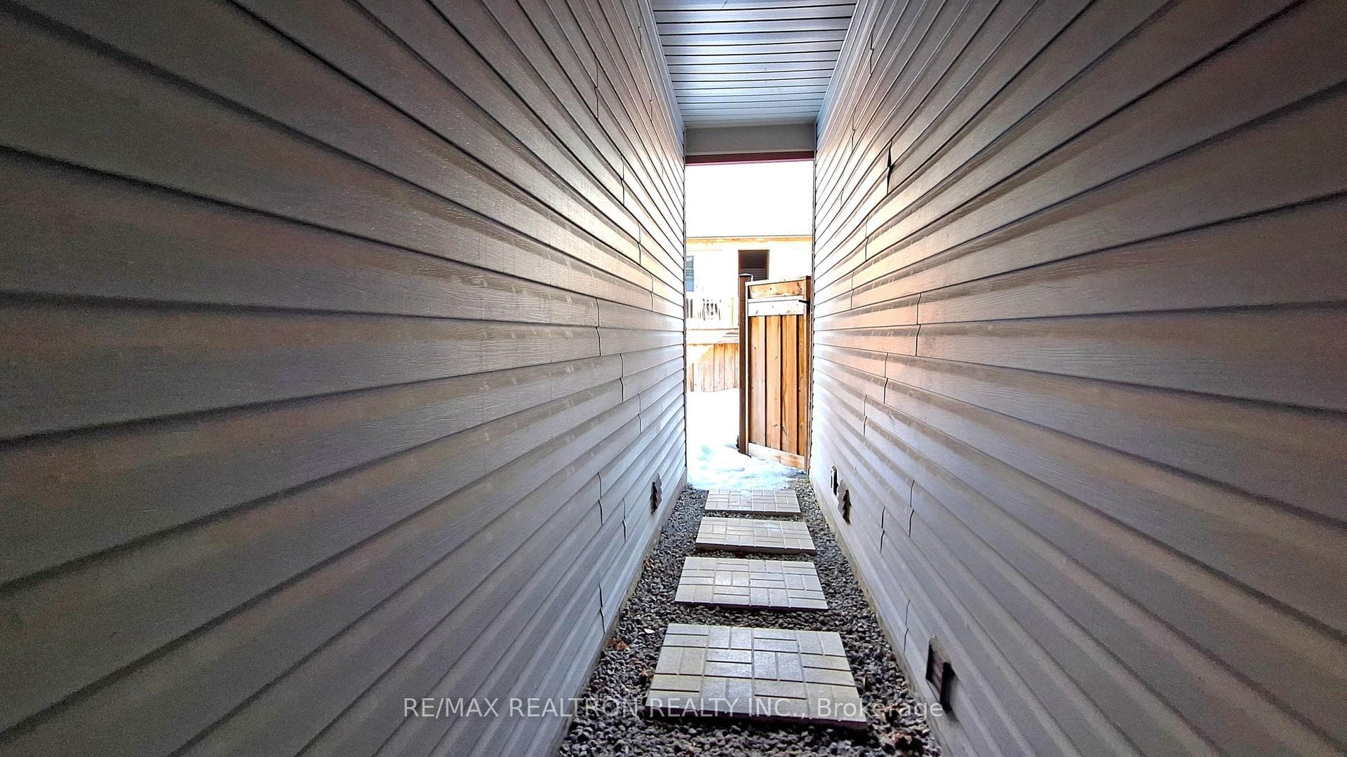 11 Durblee Avenue photo 38
