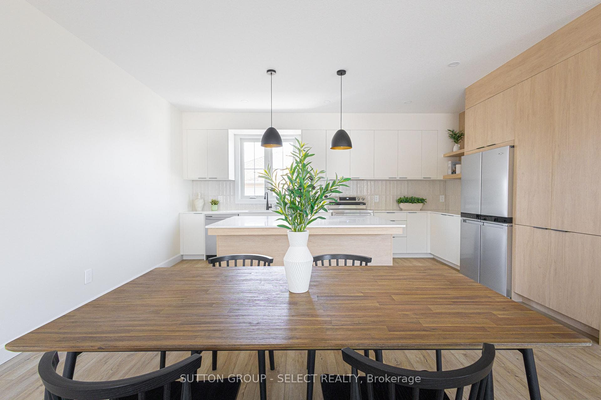 233 Upper Queen Street Unit 2 photo 9
