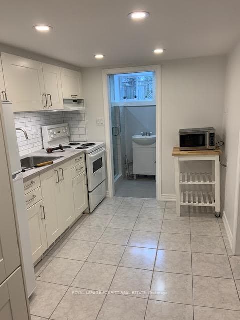 110 Prince Edward Drive photo 29