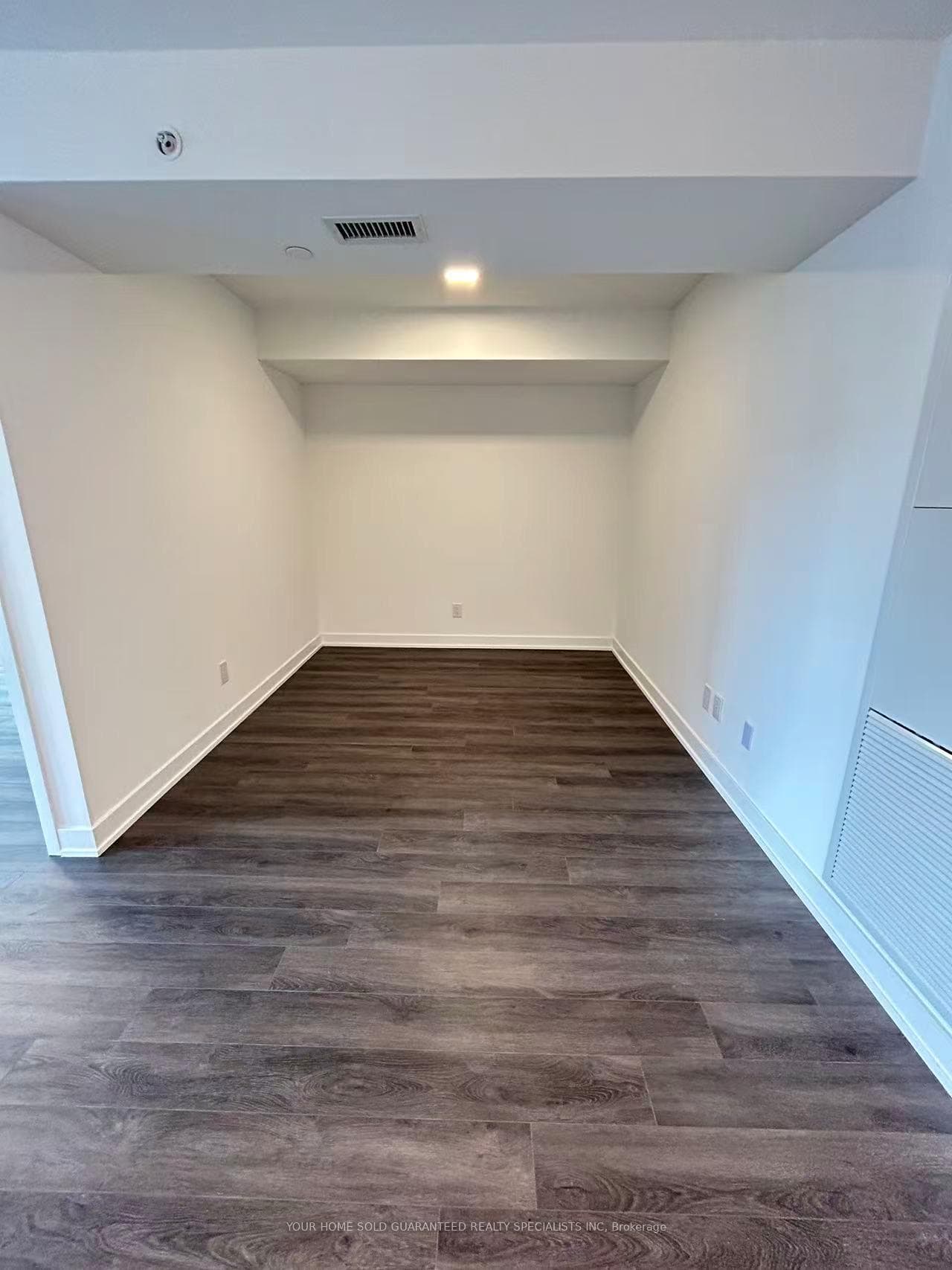 609 Sherbourne Street Unit 1011 photo 4
