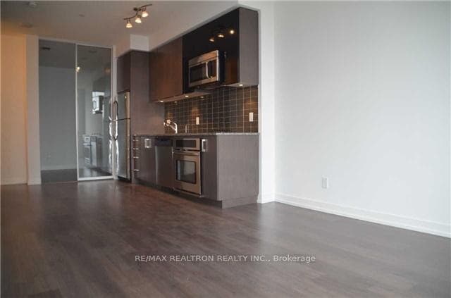 98 Lillian Street Unit 422 photo 5
