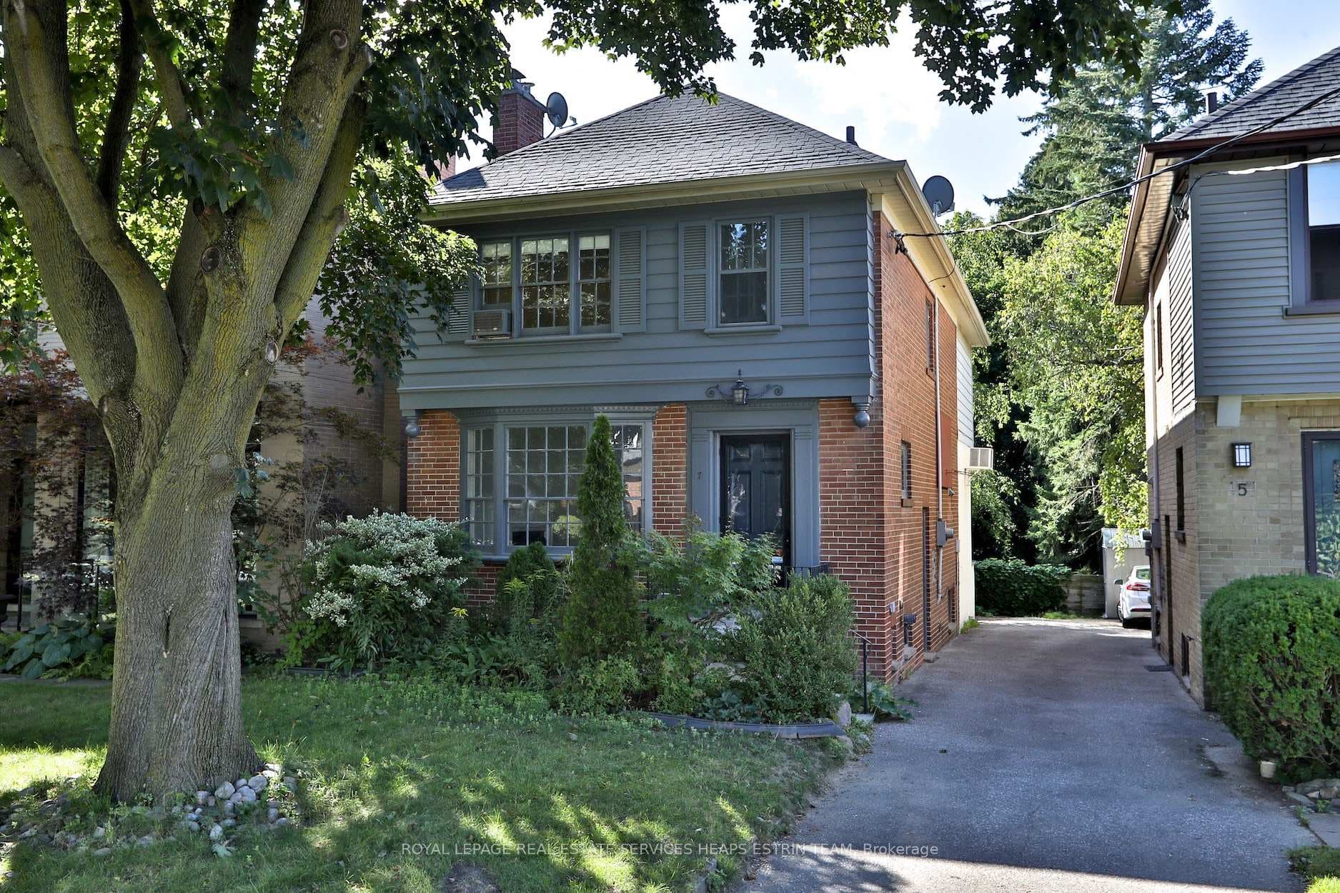 7 Burnham Road photo 1