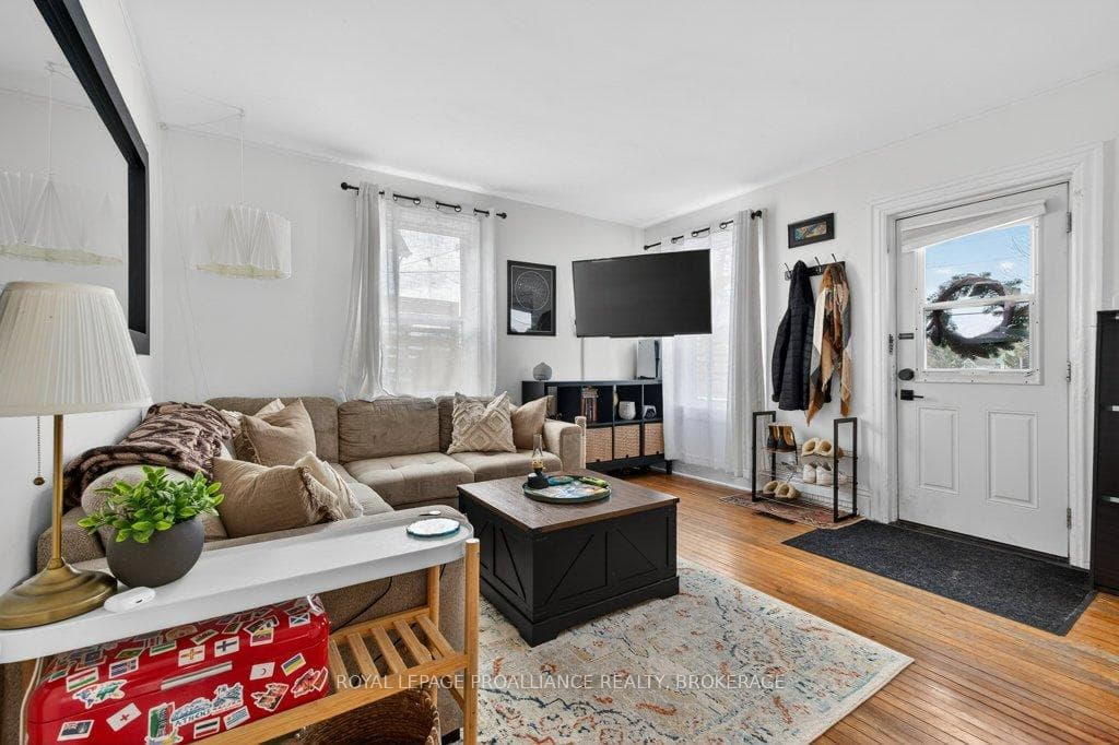 151 Adelaide Street photo 6