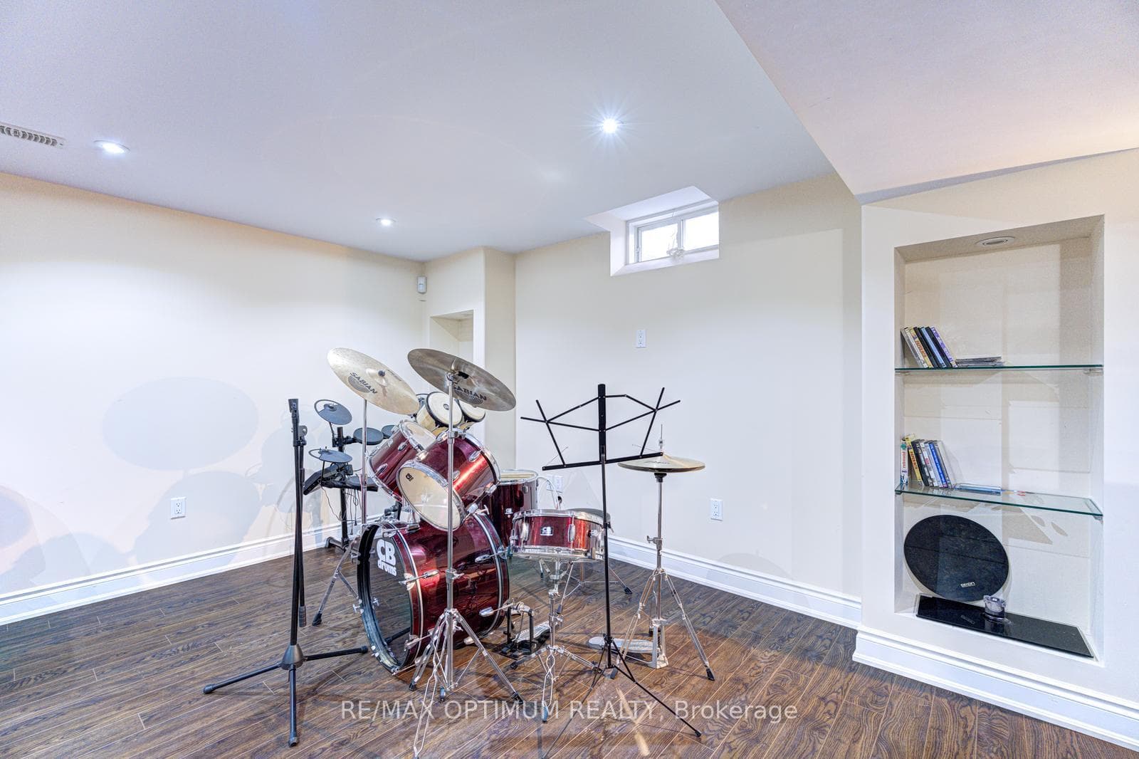 1466 Willowvale Gardens photo 45