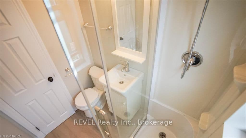 22 GREENWOOD Avenue Unit MAIN photo 19