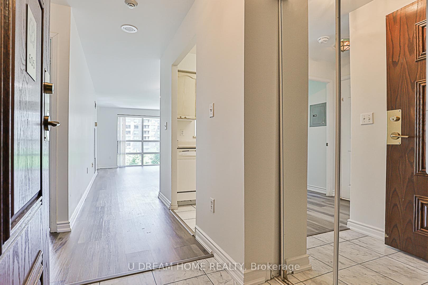1 Pemberton Avenue Unit 605 photo 9