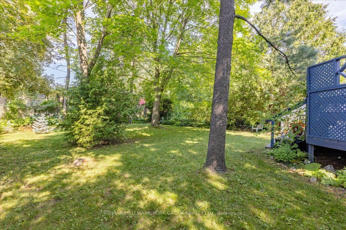 2 Corbett Crescent photo 30