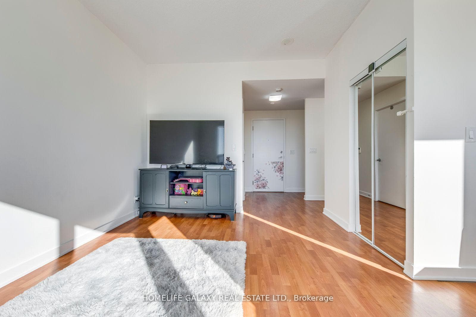 36 Lee Centre Drive Unit TH316 photo 9