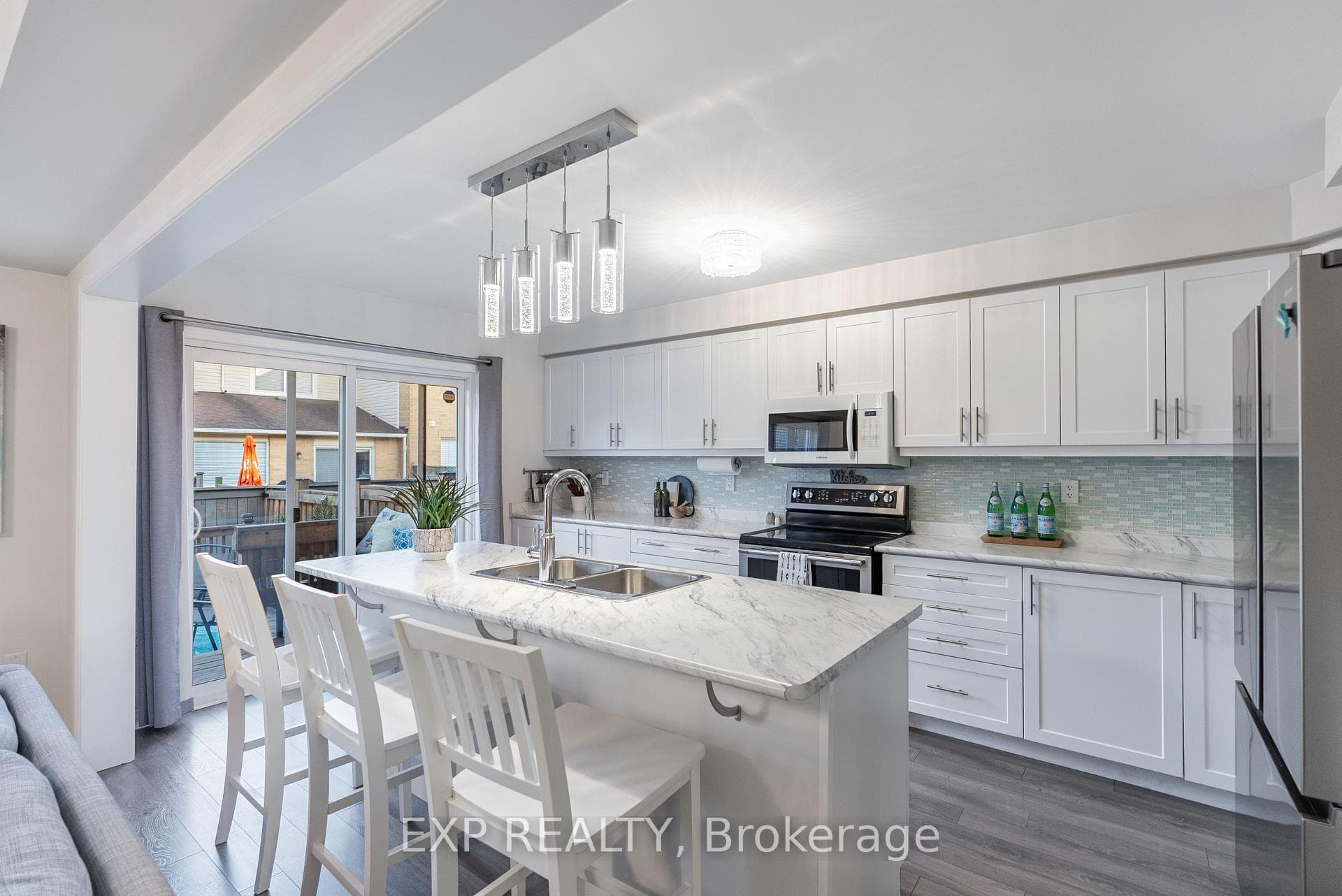 1636 Gainer Crescent photo 5