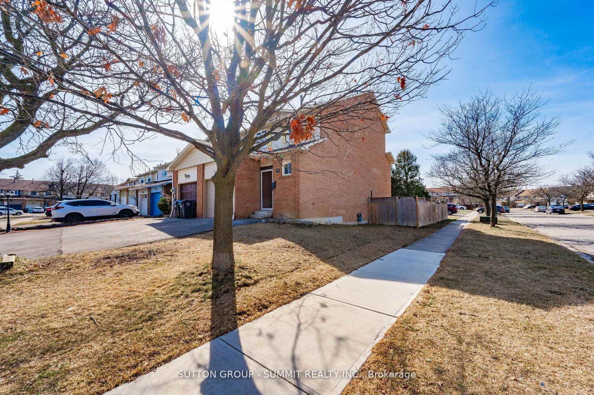 55 Ashurst Crescent photo 2
