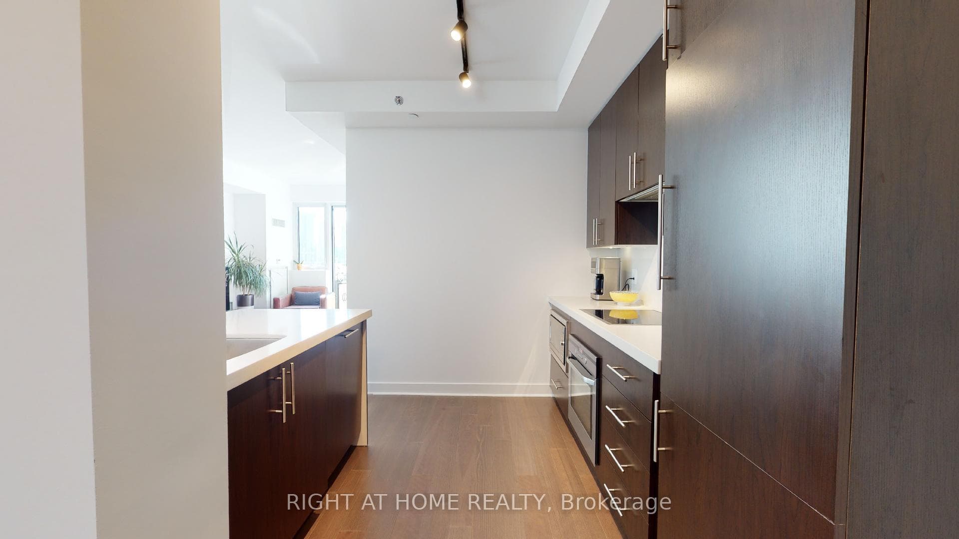 156 Portland Street Unit 720 photo 3