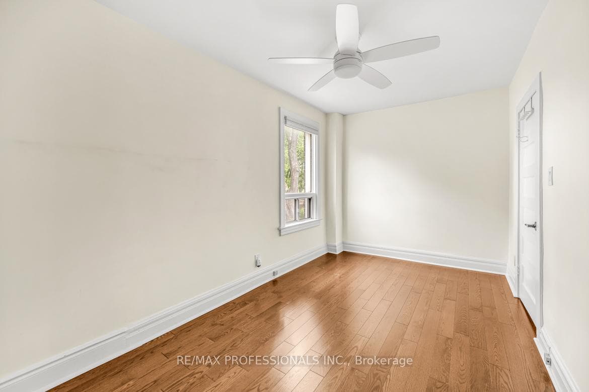 70 Lappin Avenue photo 15