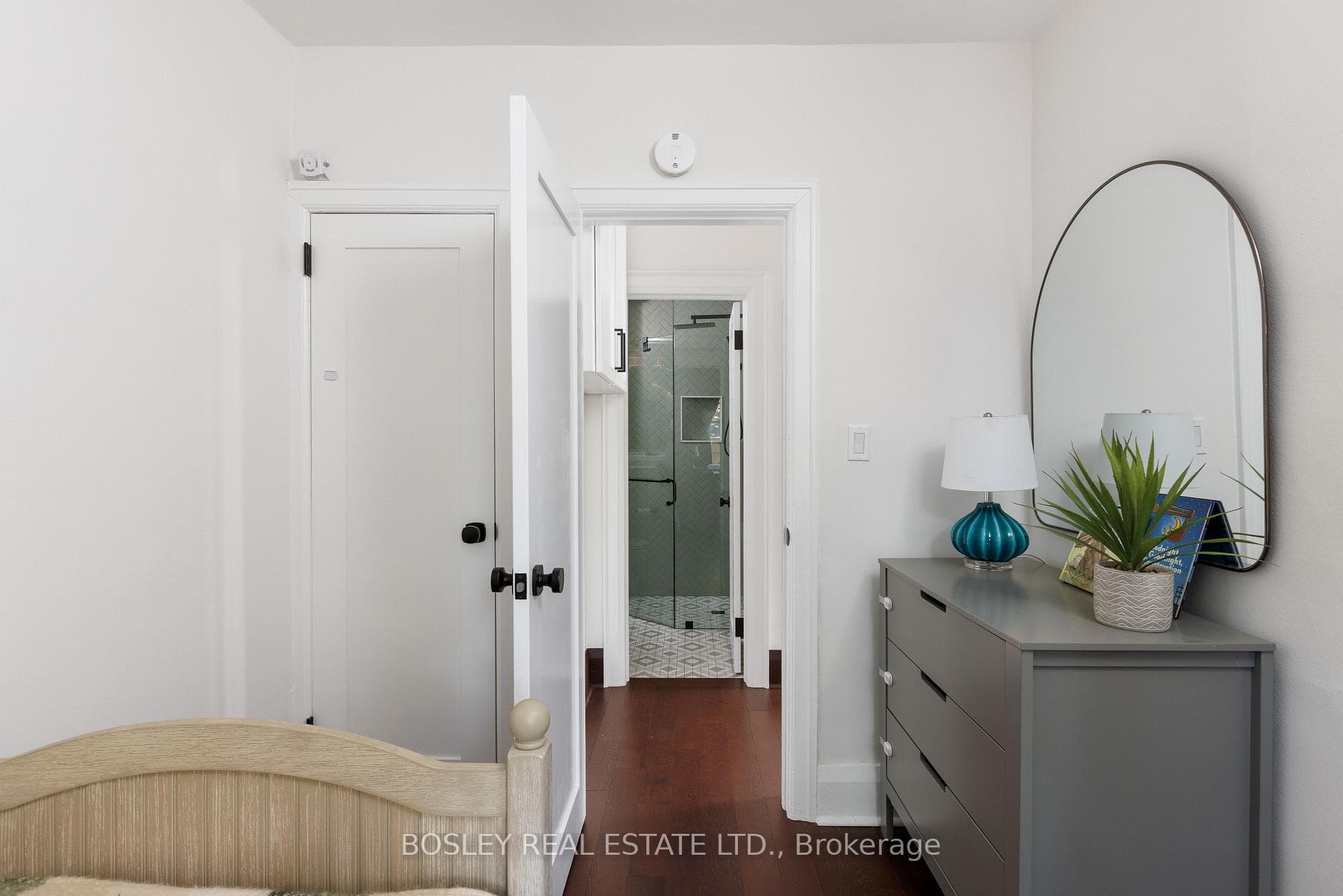 249 Gainsborough Road photo 12
