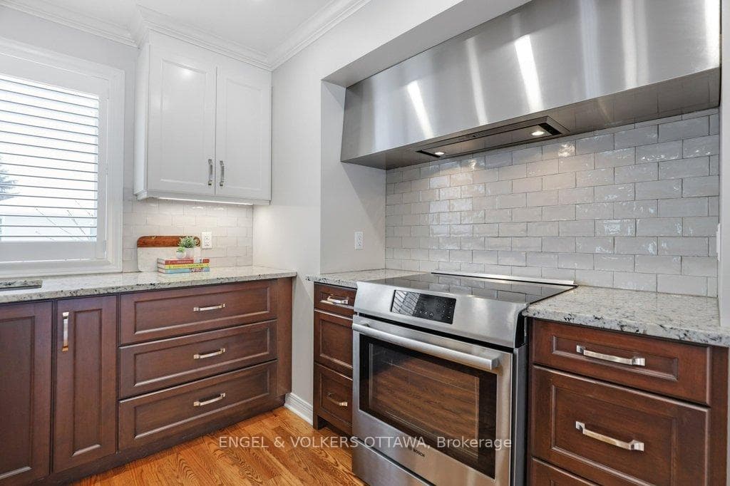 8 Mary Hill Crescent photo 12