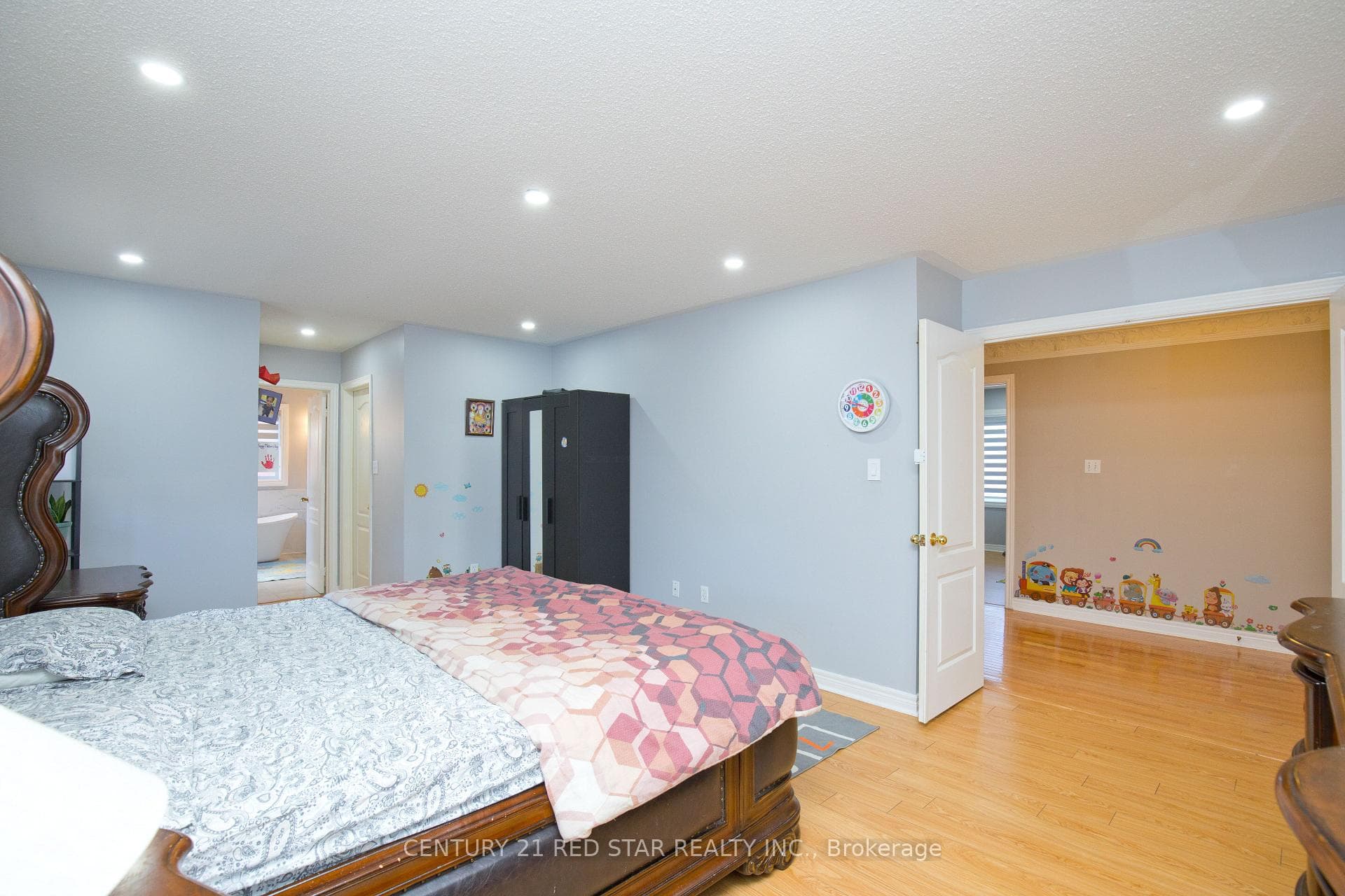 3 Okanagan Drive photo 24