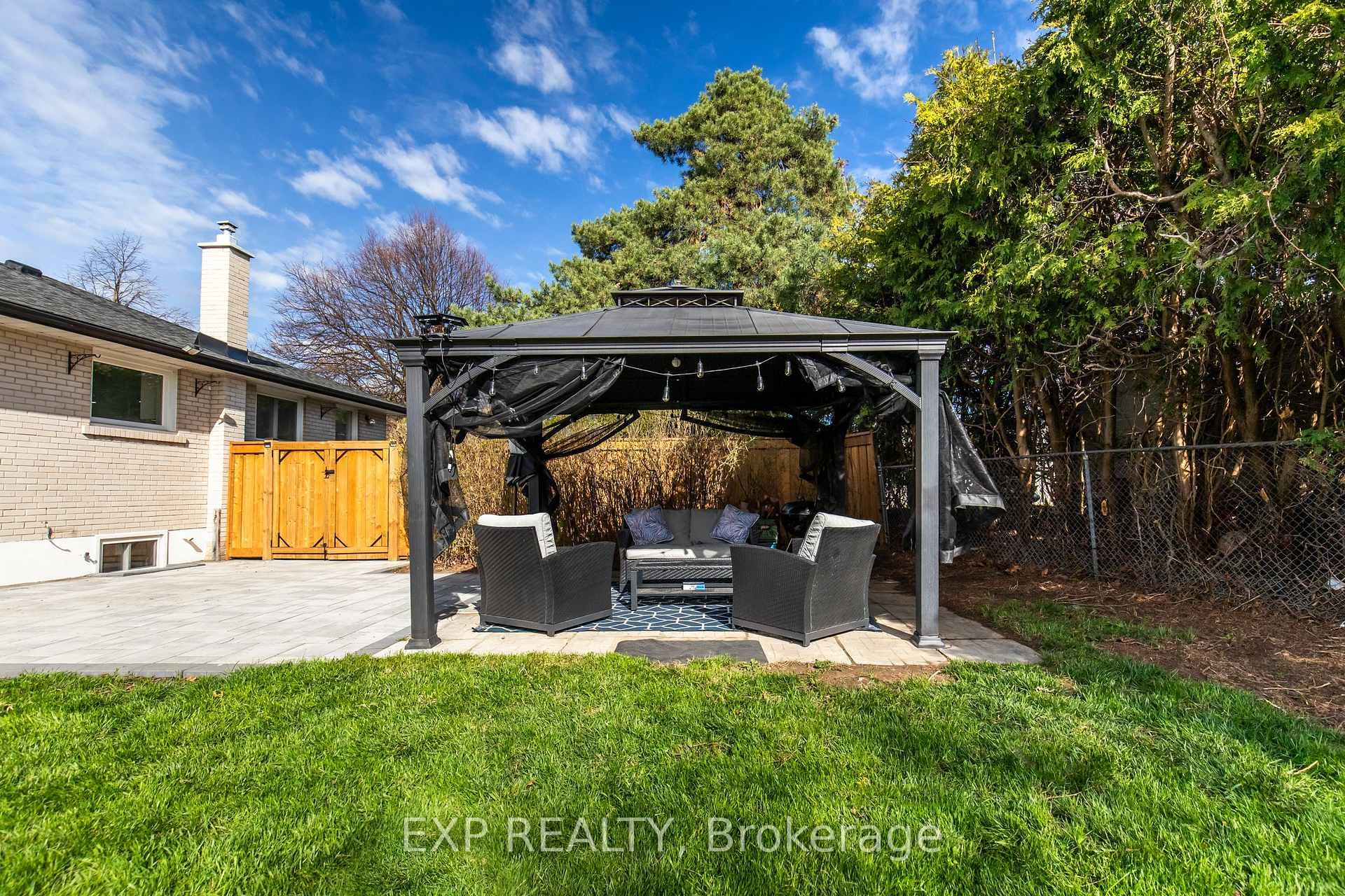 15 Rexway Drive photo 38