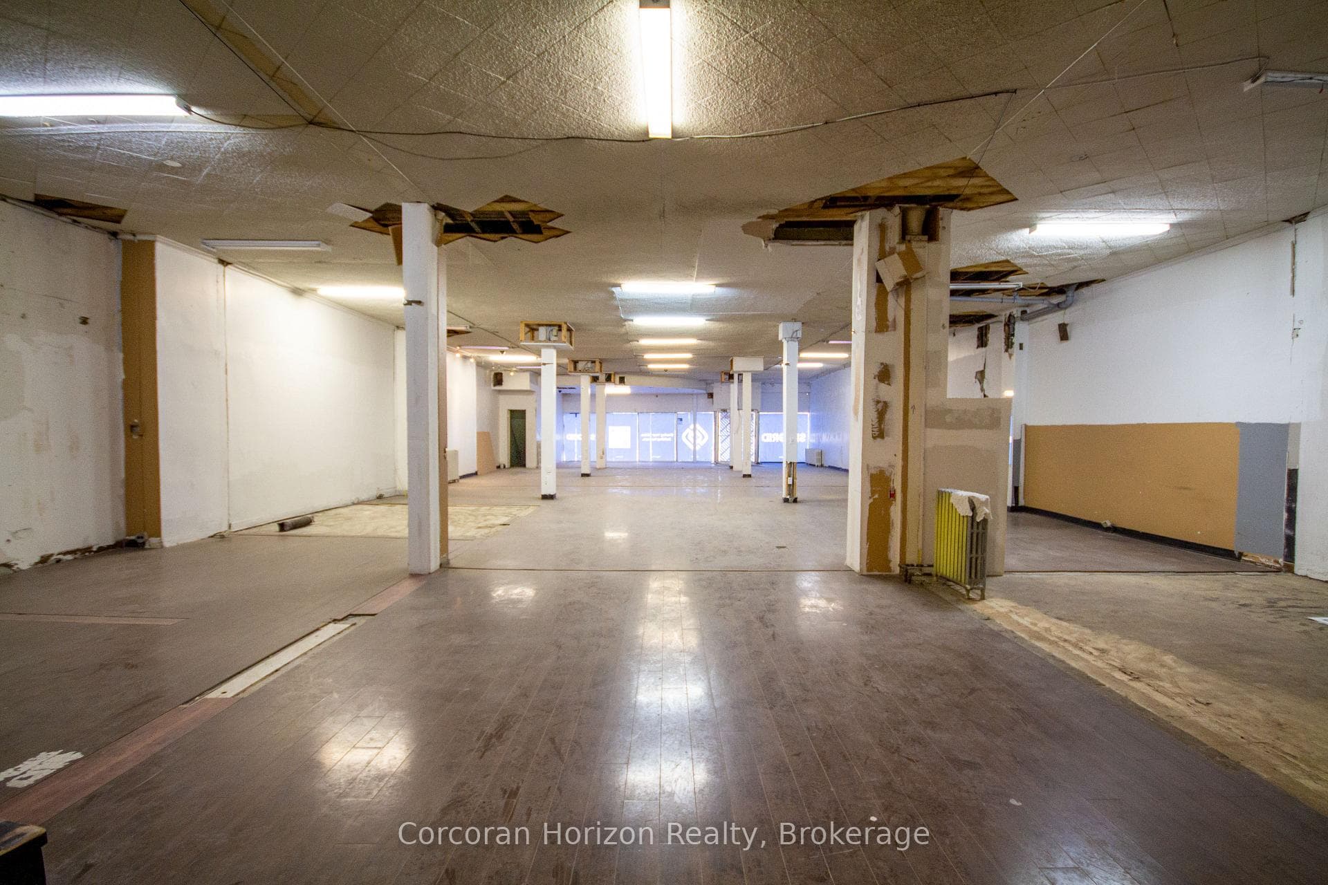 323 King Street photo 14