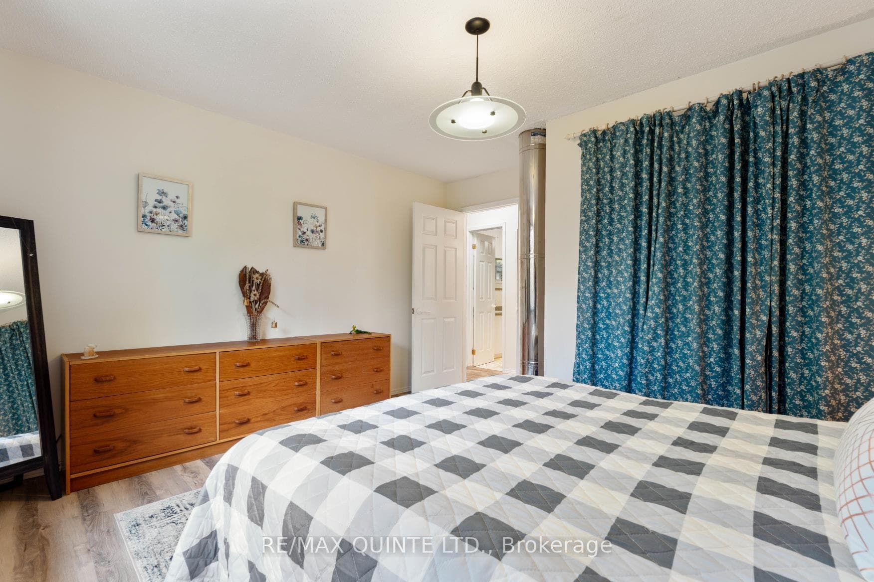 538 Skene Road photo 18