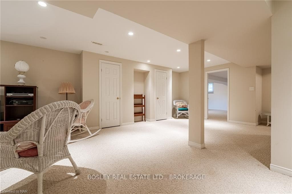 10 ELDERWOOD Drive Unit 13 photo 34