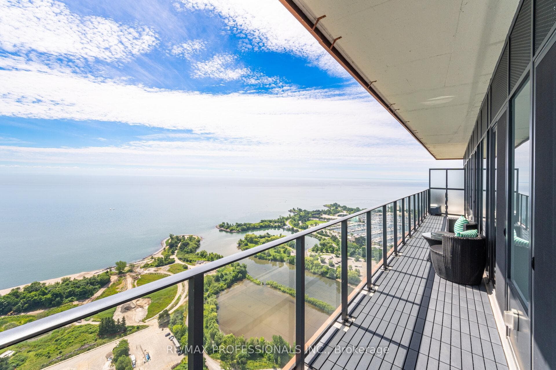 20 Shore Breeze Drive Unit 4706 photo 33