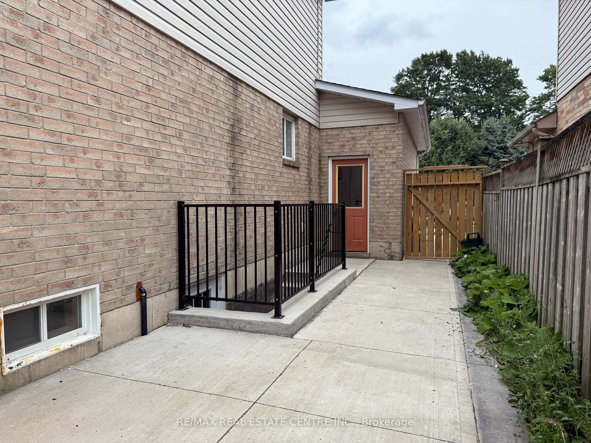 416 Olde Village Lane photo 21