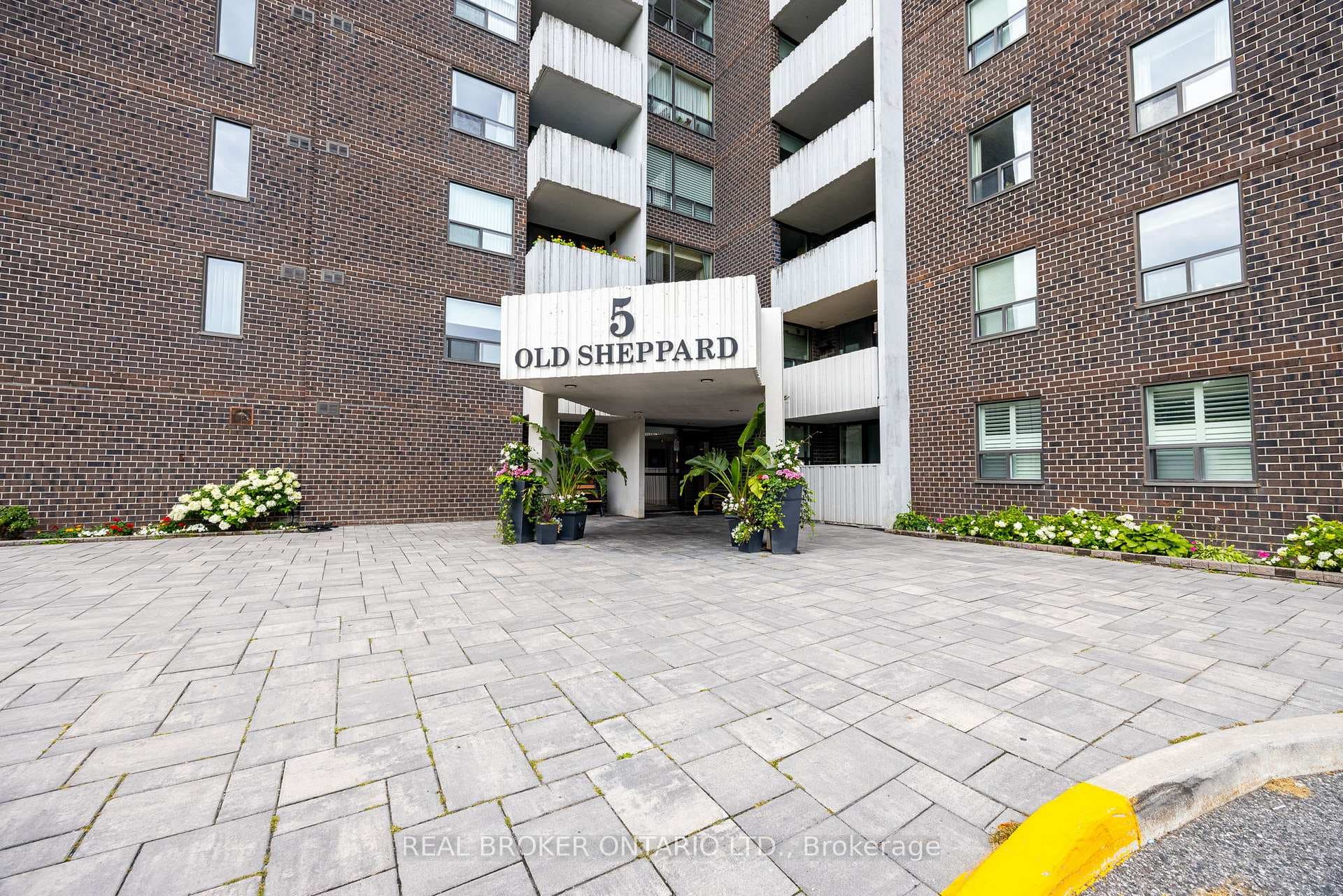 5 Old Sheppard Avenue Unit 1105 photo 2
