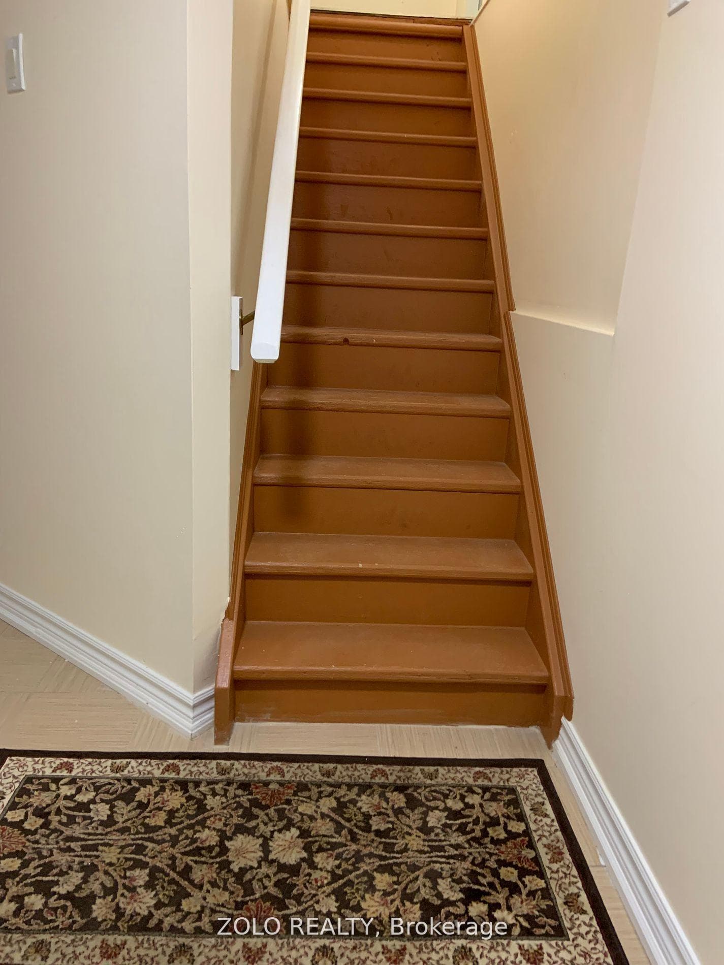 175 Mabley Crescent photo 1
