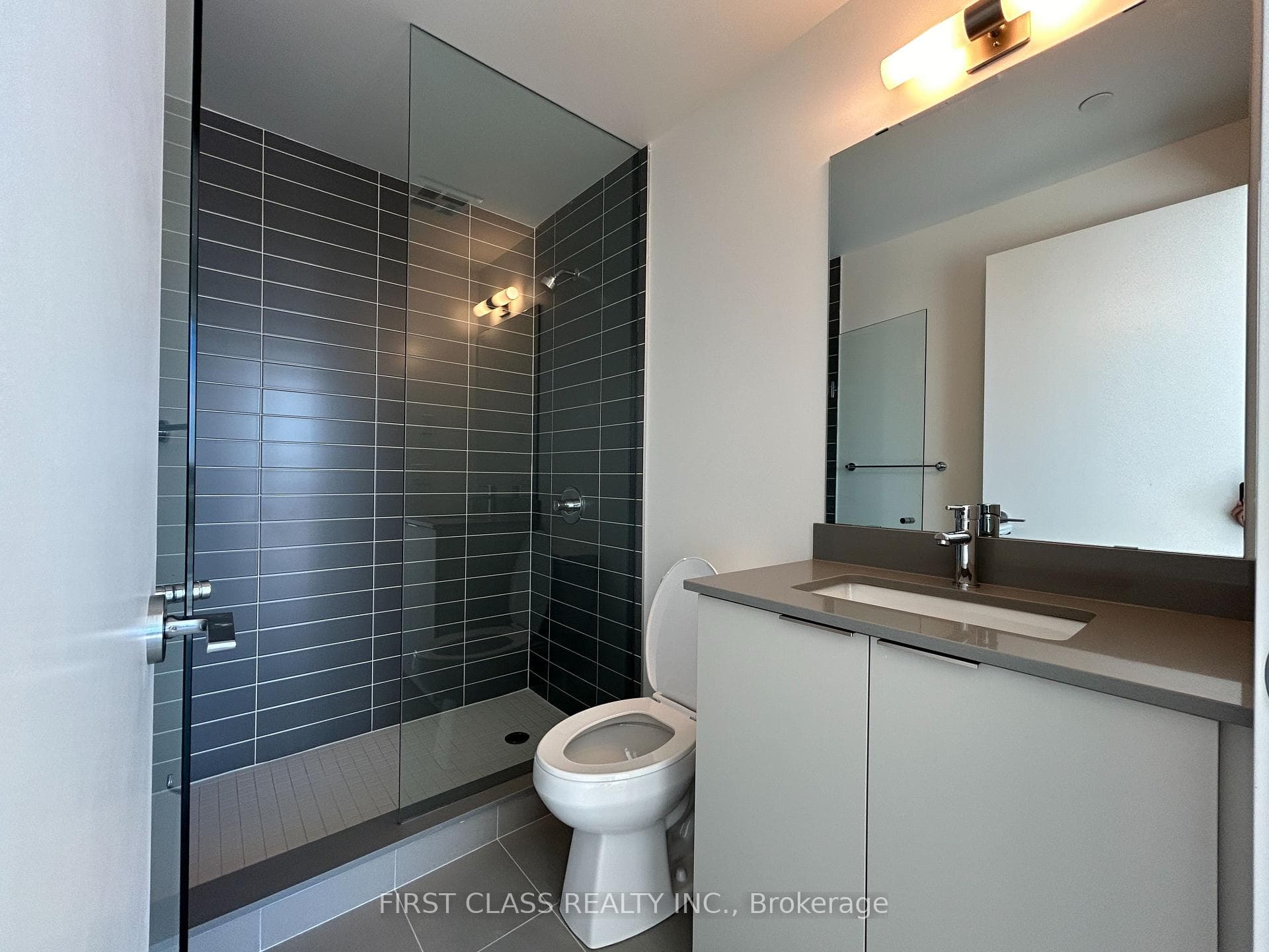 3071 Trafalgar Road Unit 305 photo 23