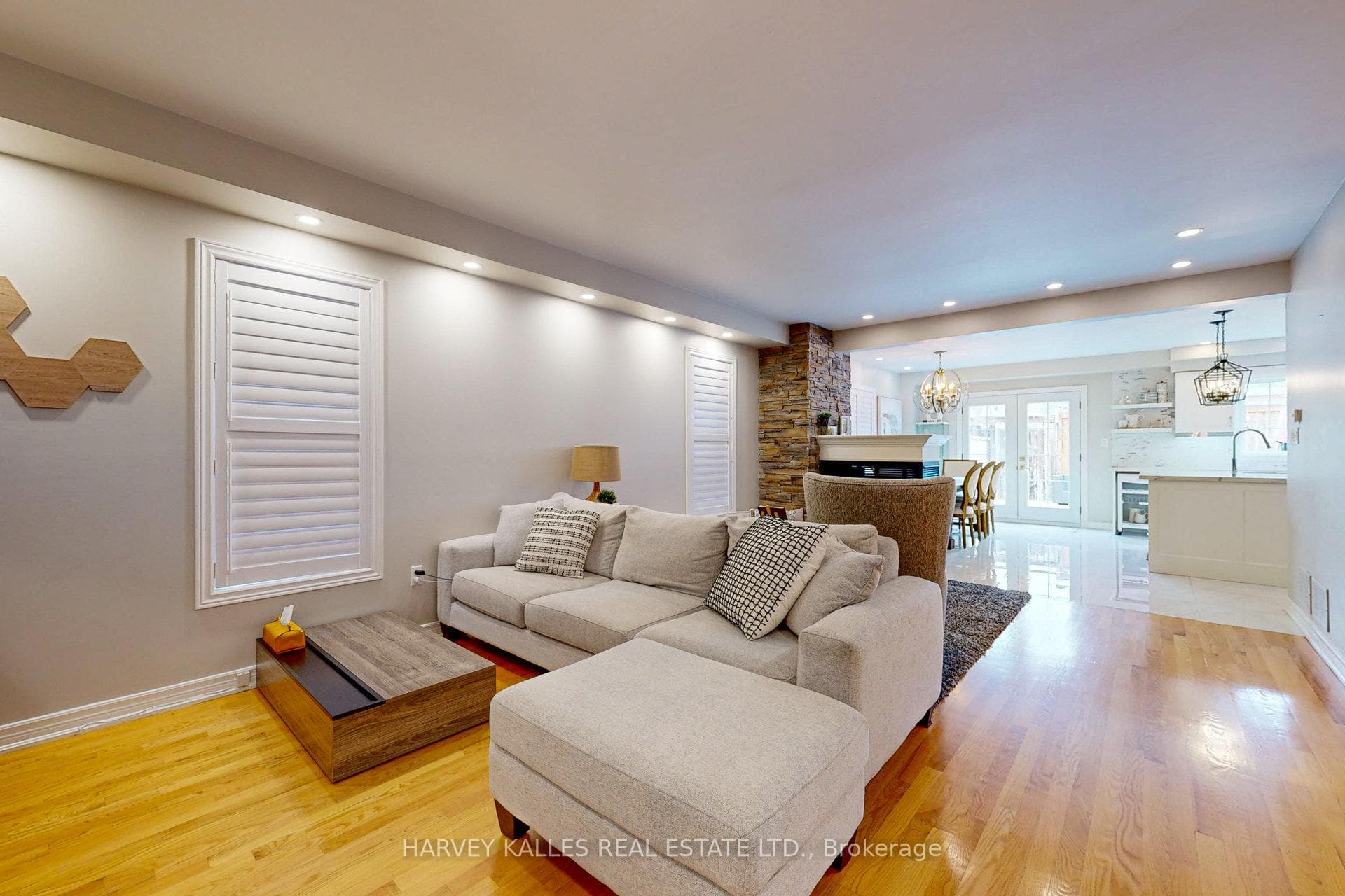 9 Agostino Crescent photo 5