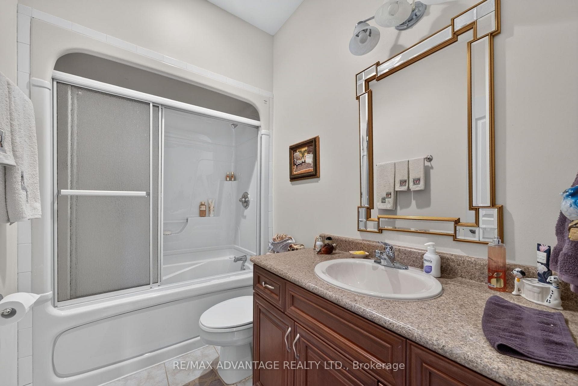 8 Willard Crescent photo 21