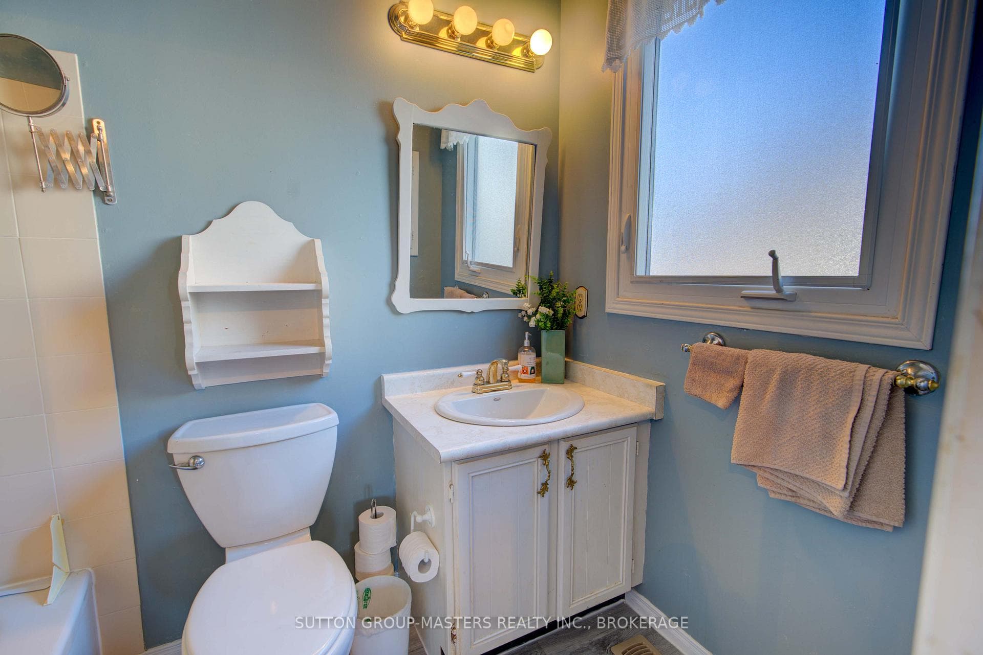 11 Hawley Court photo 24