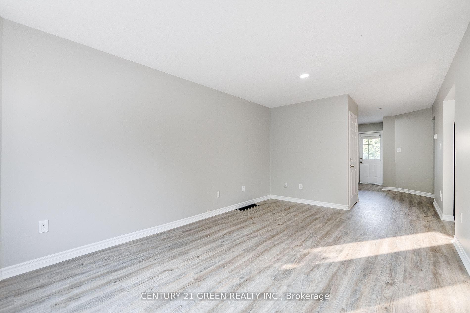 547 Windflower Crescent photo 8