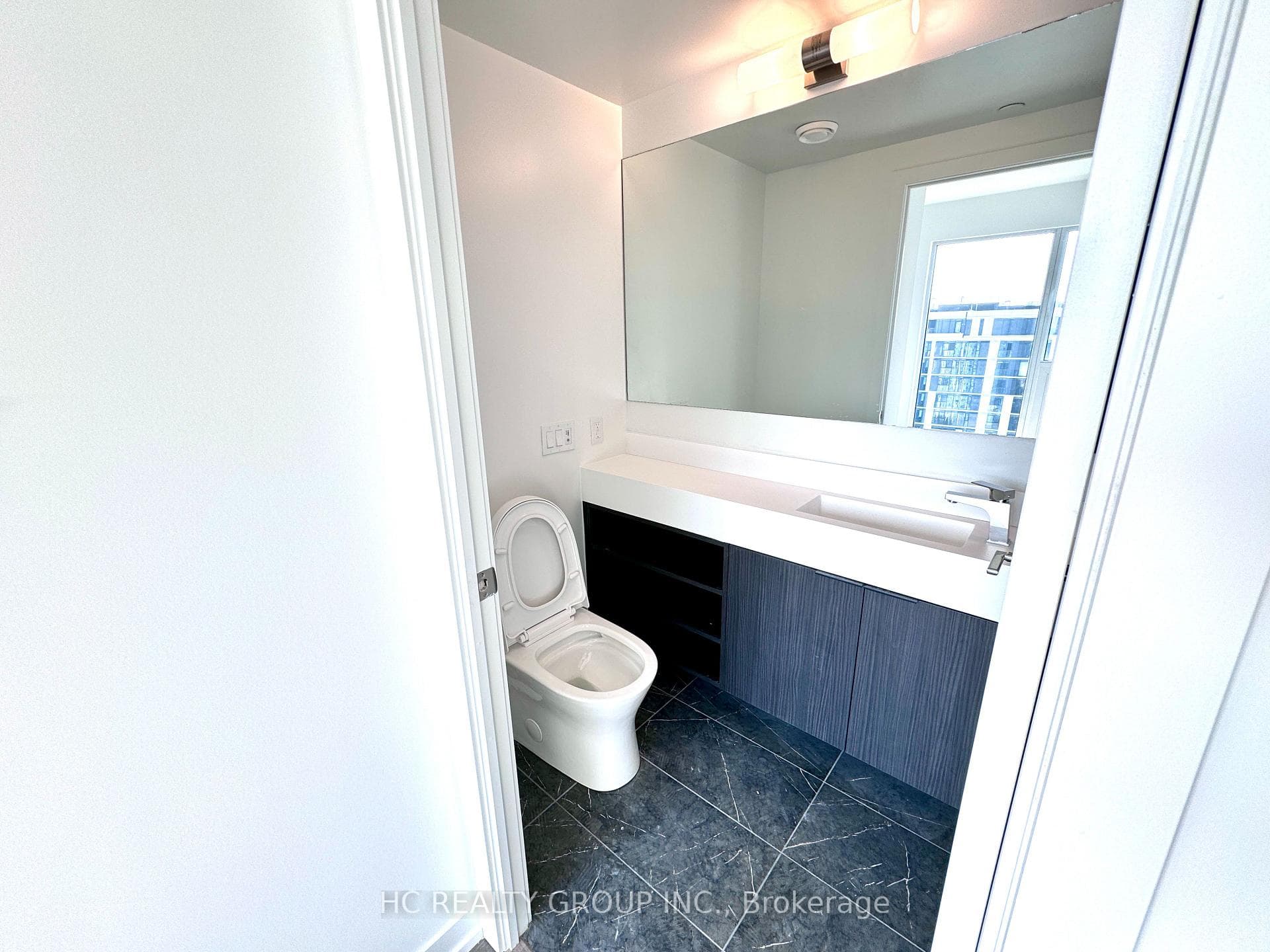 82 Dalhousie Street Unit 3701 photo 7