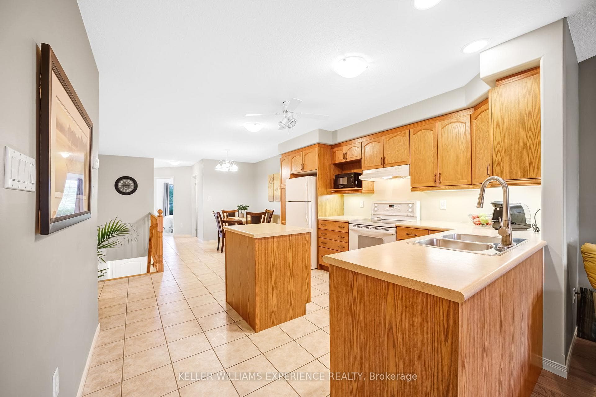 59 Cowan Avenue photo 15