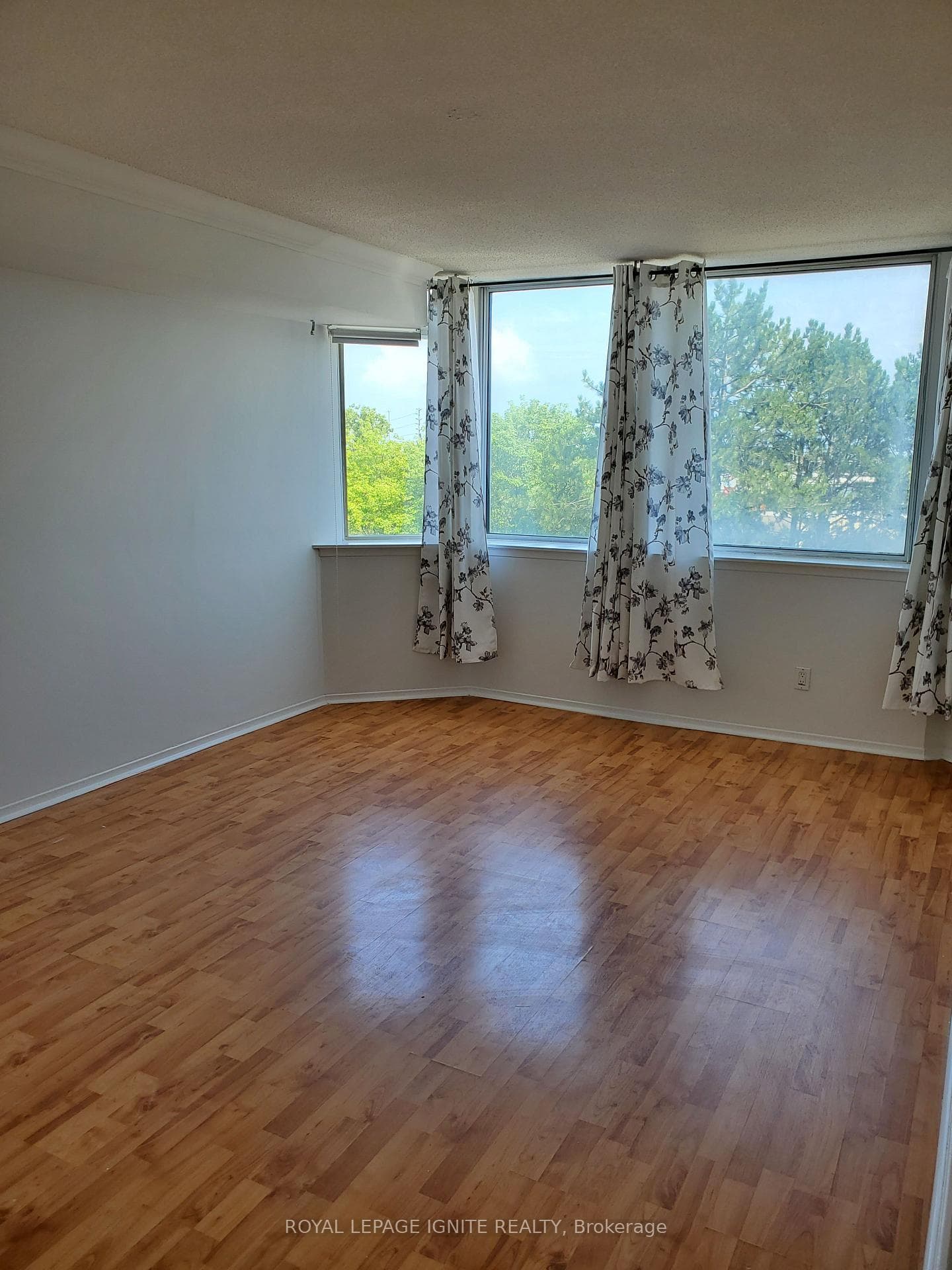 11753 Sheppard Avenue Unit 324 photo 18