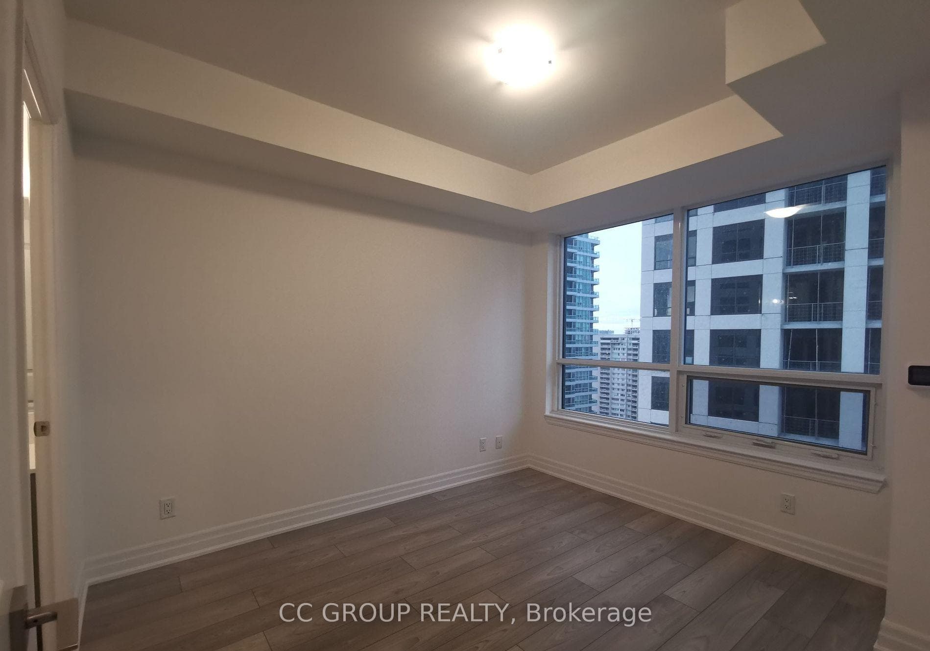 36 Elm Drive Unit 1703 photo 6