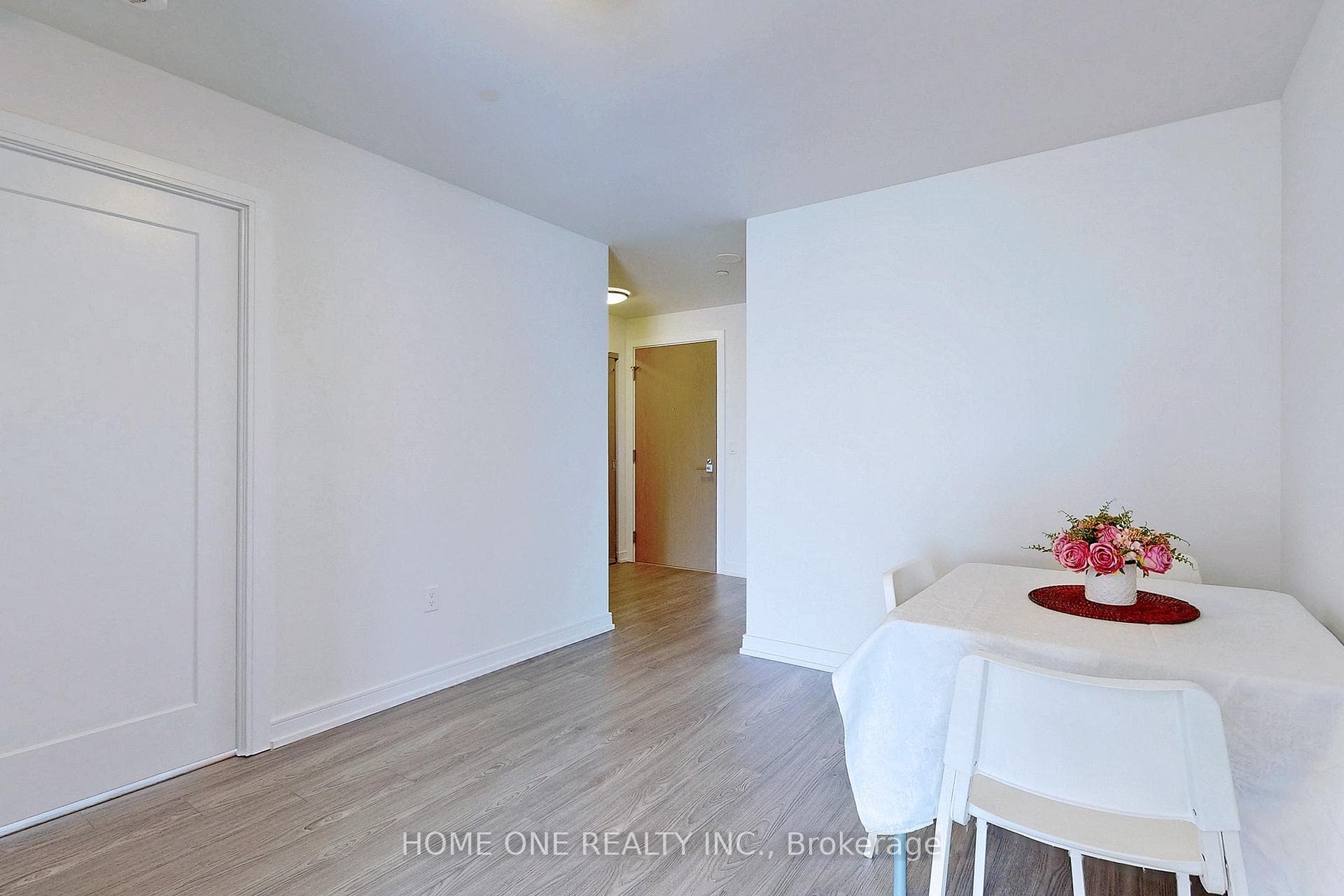 225 Village Green Square Unit 309 photo 13