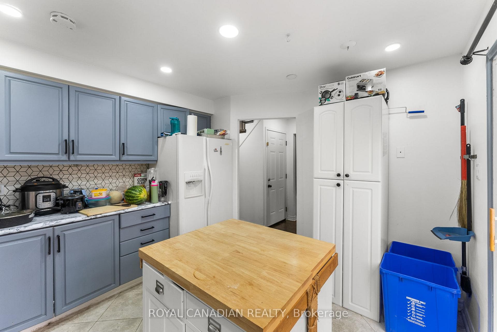 570 Springview Drive photo 11