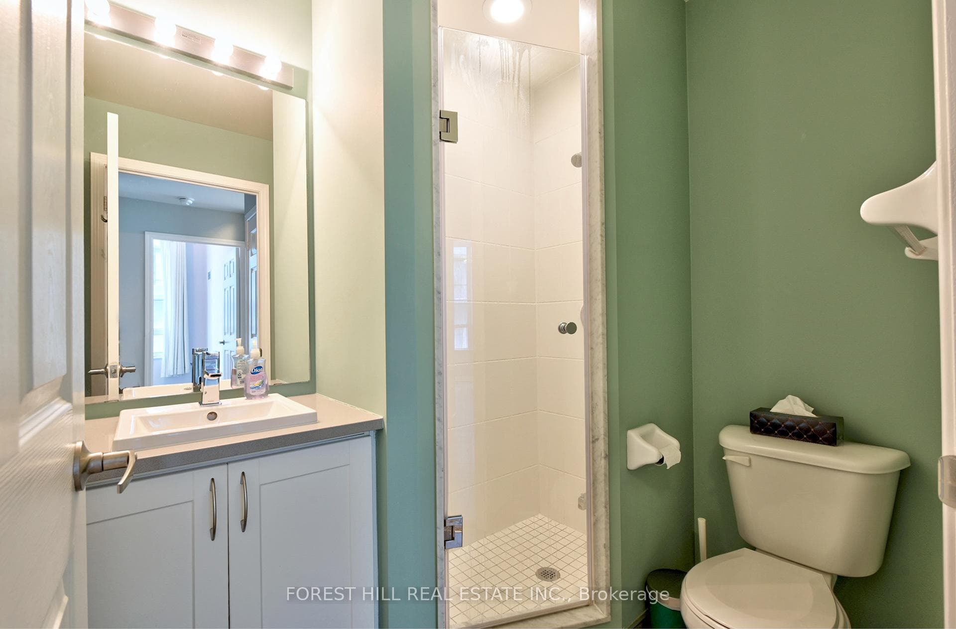 19 Grand Trunk Crescent Unit 306 photo 4