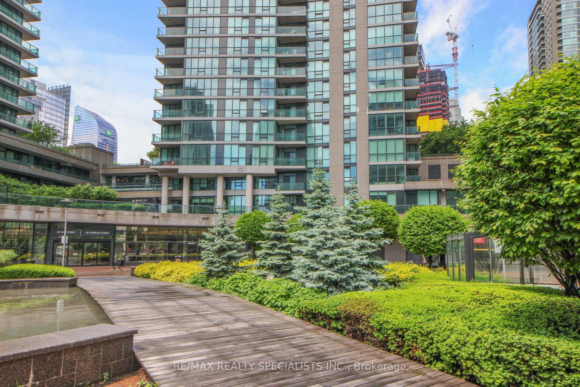 18 Harbour Street Unit 3004 photo 2