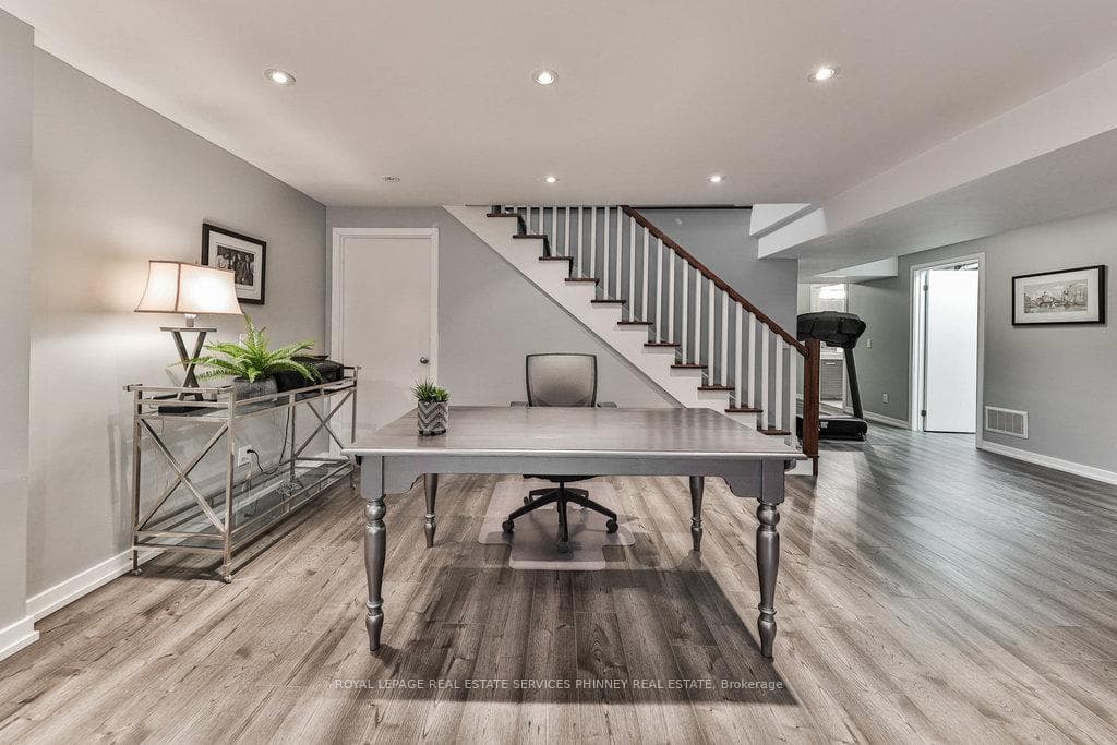 881 Goodwin Road photo 32
