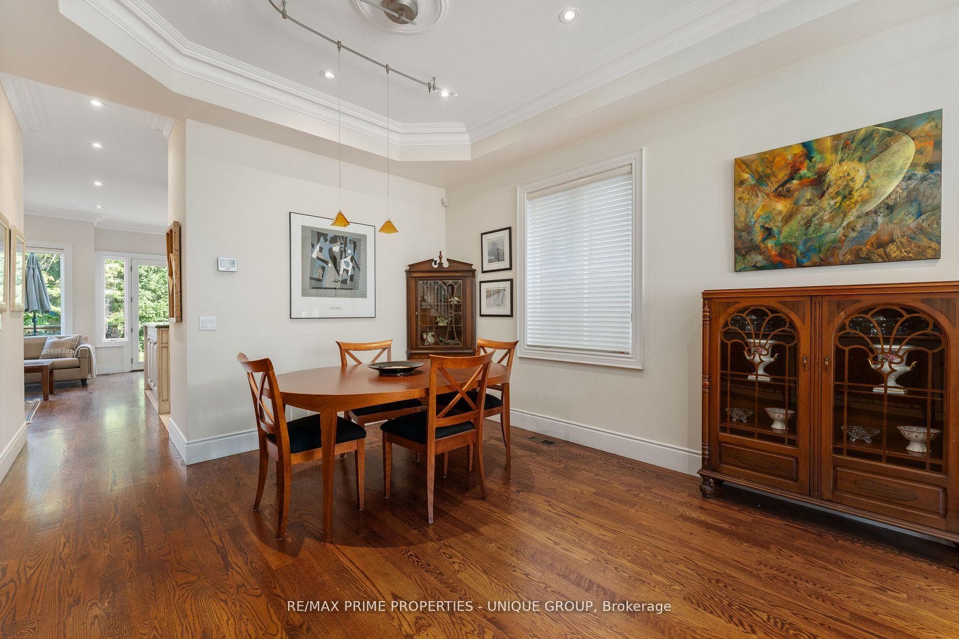 276 Greenfield Avenue photo 8