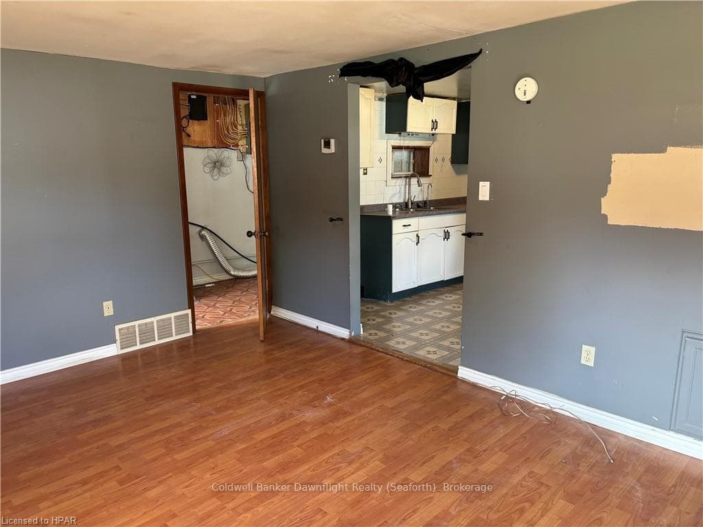 130 RICHMOND Street photo 5