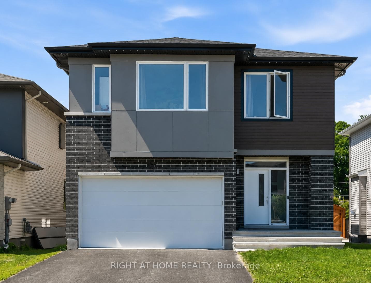 730 Kirkham Crescent photo 2