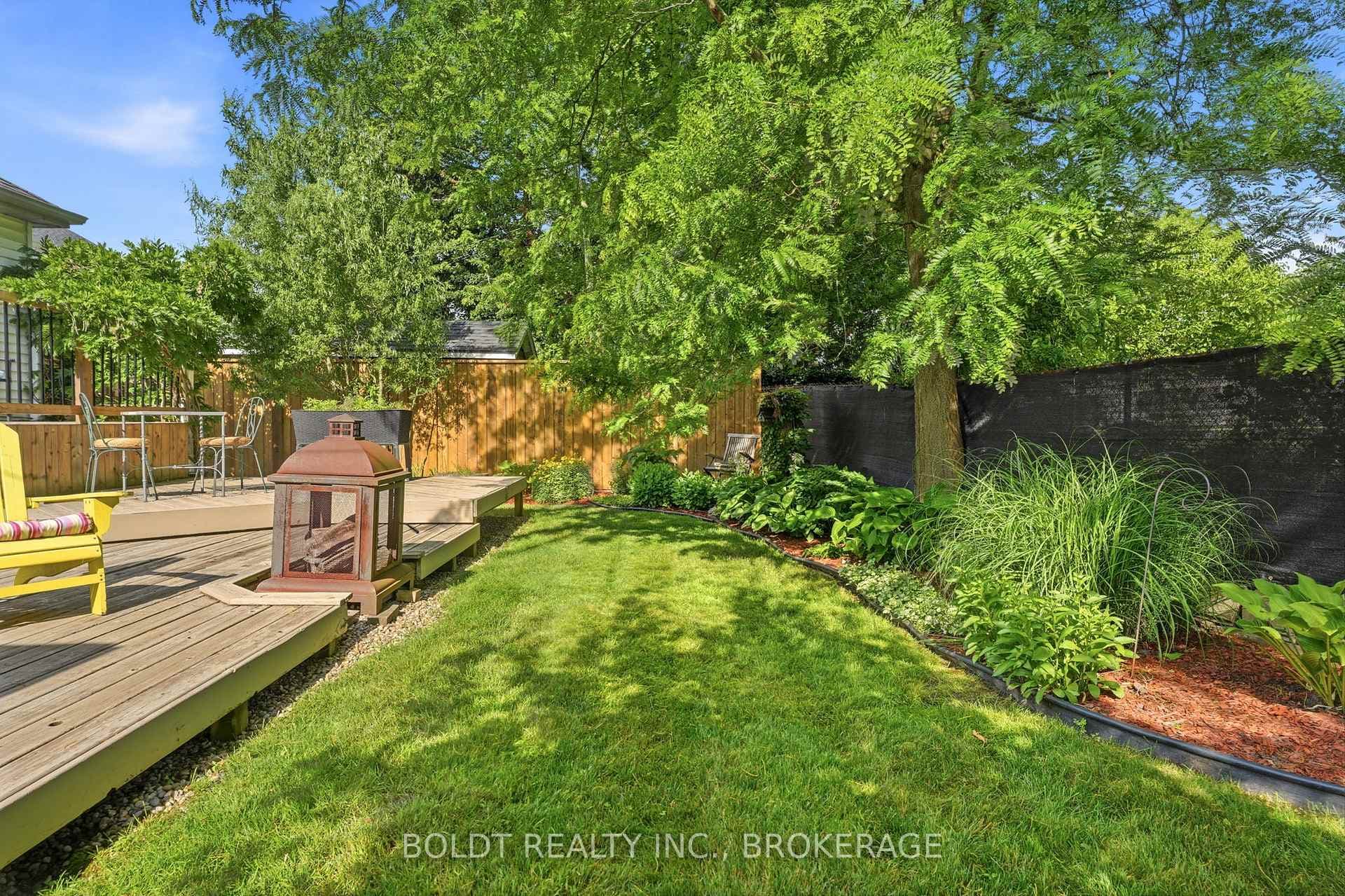 9 Woodgate Avenue photo 32