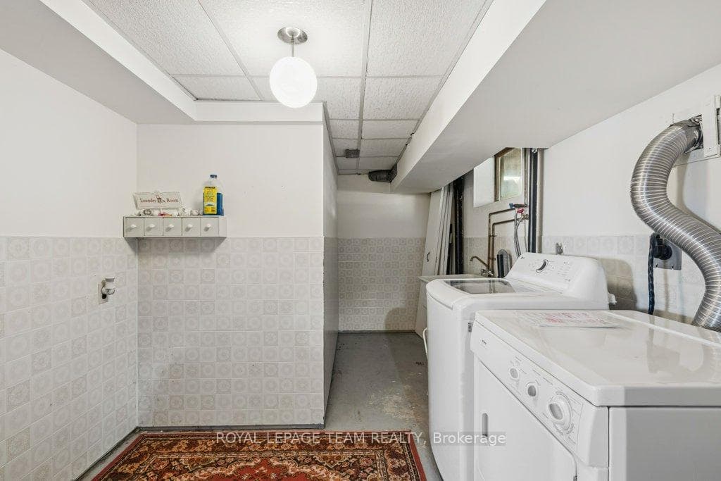 476 Laurier Boulevard photo 34