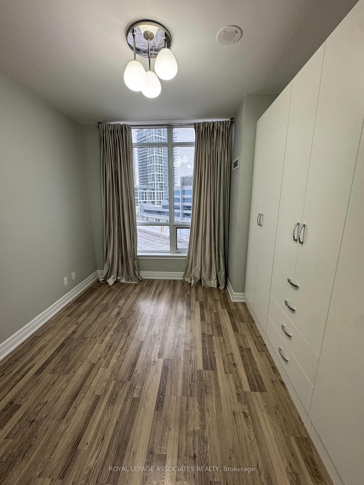 9075 Jane Street Unit 611 photo 7