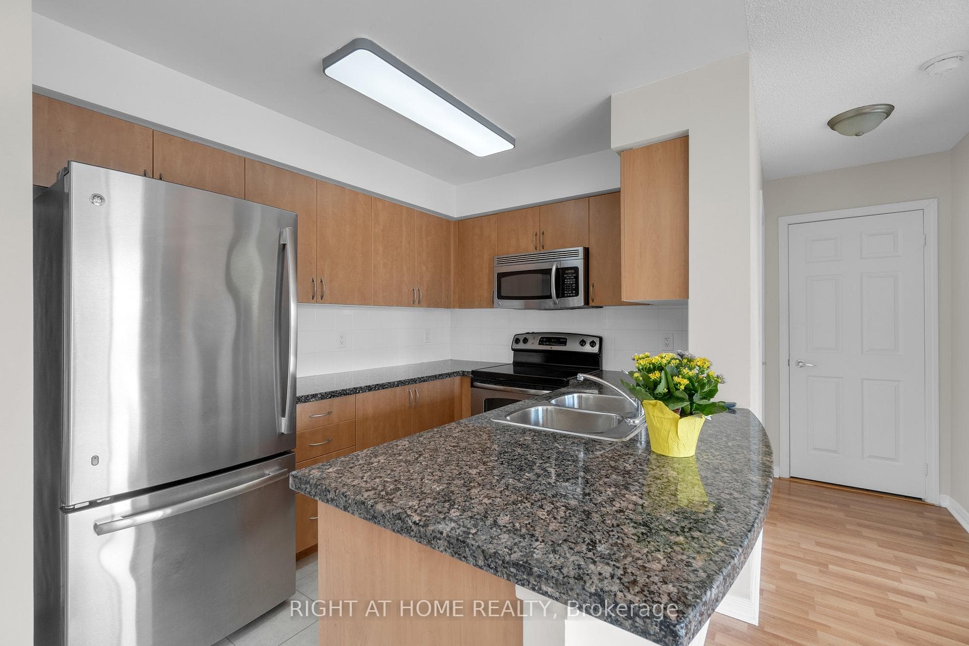4850 Glen Erin Drive Unit 501 photo 5