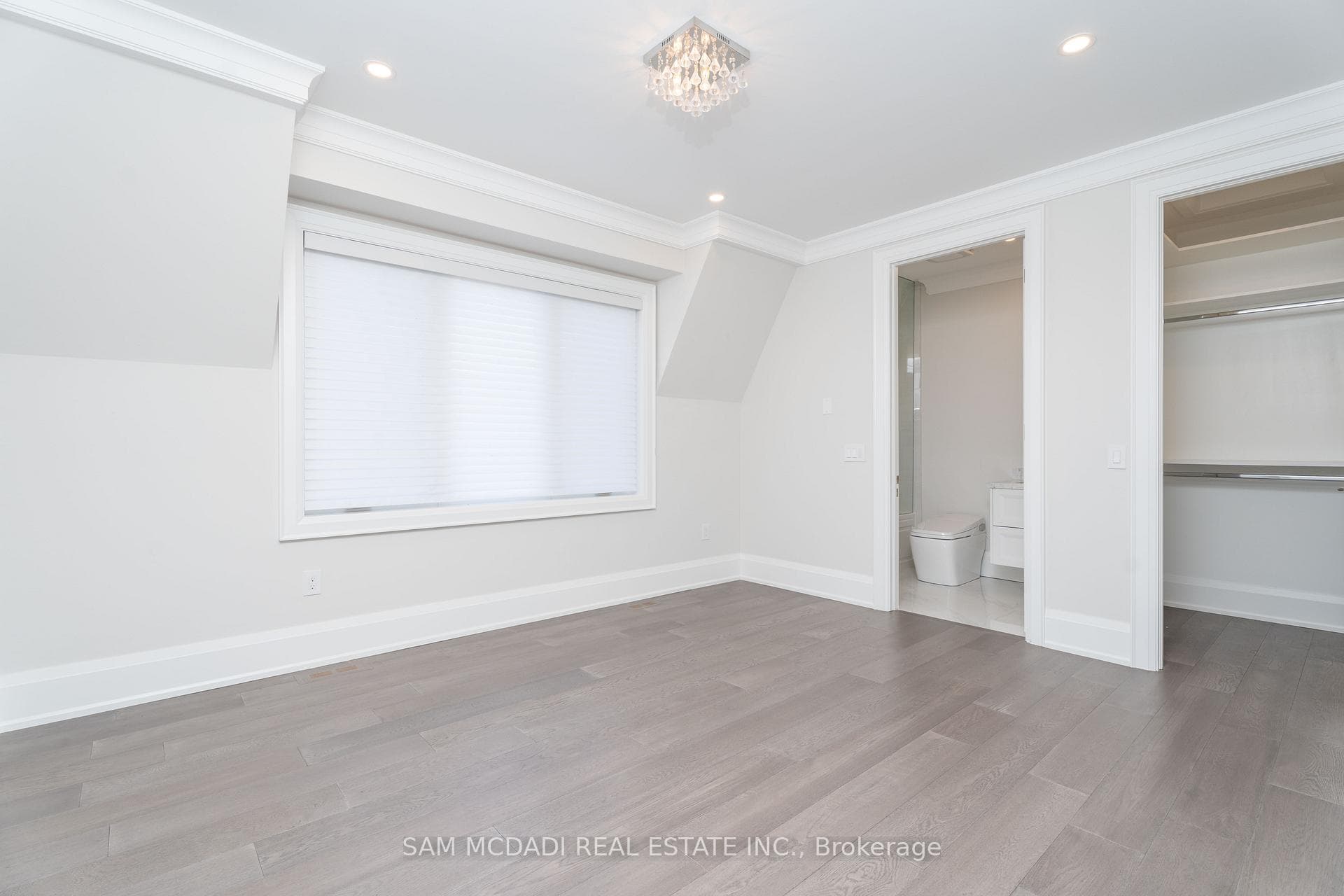 470 Warren Road photo 20